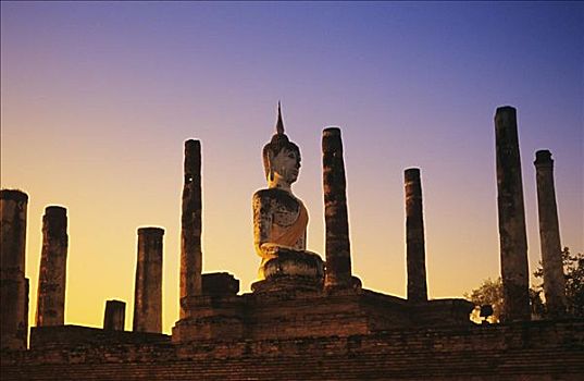 泰国,素可泰,玛哈泰寺,佛像,许多,柱子,日落,蓝色,橙色天空