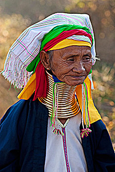 缅甸,女人,戴着,传统,黄铜,颈部,盘绕,重量,推