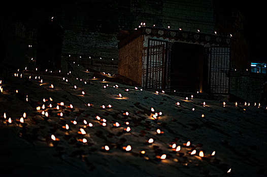 蜡烛,地面,夜晚