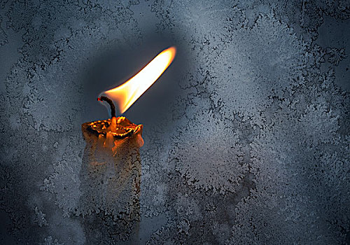 特写,照片,小,蜡烛,火焰,后面,冰冻,窗玻璃