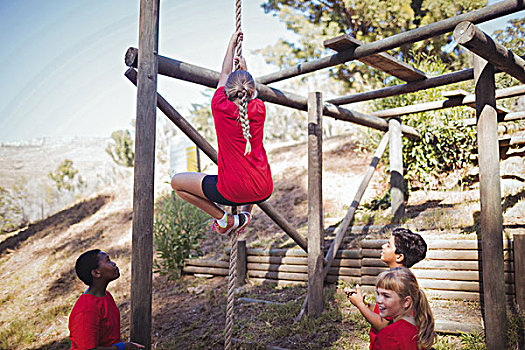 女孩,攀登,绳索,障碍训练场,训练,露营