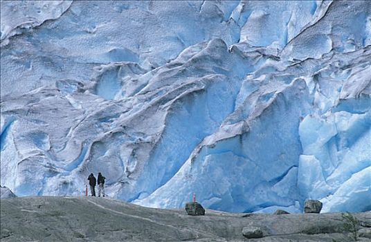 游客,正面,蓝色,冰,缝隙,冰河,墙壁,挪威,斯堪的纳维亚,欧洲
