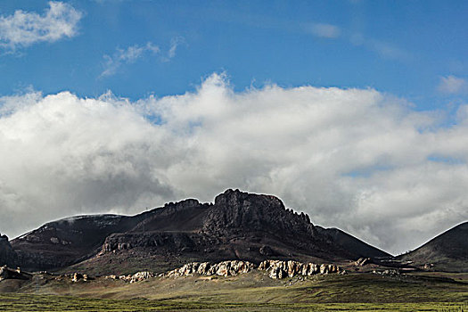 西藏山峦