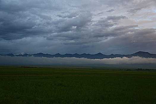 岗什卡雪峰