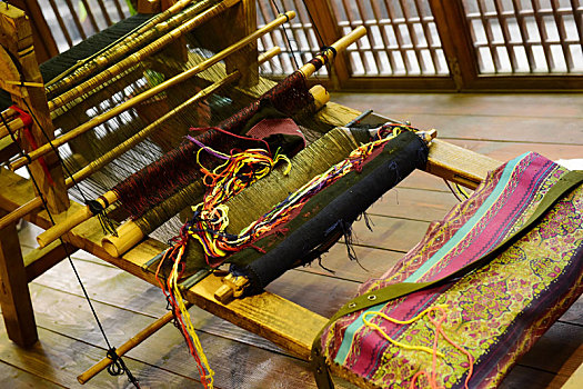 土家族传统织布机