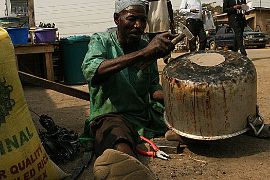 技工,修理,容器,街上,拉各斯,尼日利亚,一月,2008年
