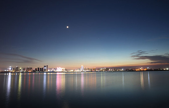 滨海城市夜景