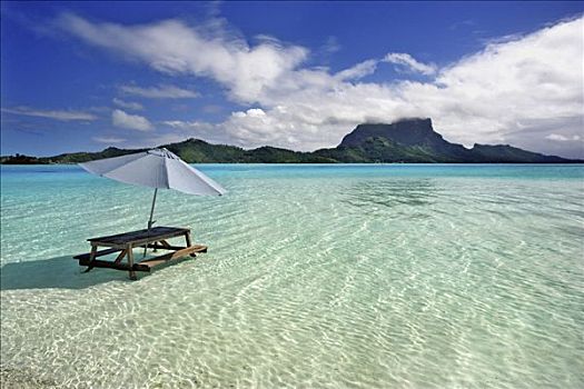 法属玻利尼西亚,塔希提岛,波拉岛,野餐桌,伞,清晰,泻湖,水