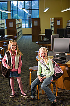 两个,小学,女孩,微笑,图书馆