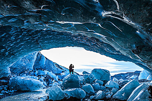 后视图,剪影,人,站立,冰,石头,入口,冰川冰,洞穴