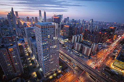 北京建设中中国尊夜景
