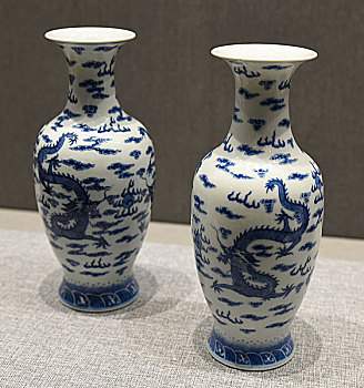 河北省博物院,茶马古道,八省区文物联展,青花云龙纹花瓶