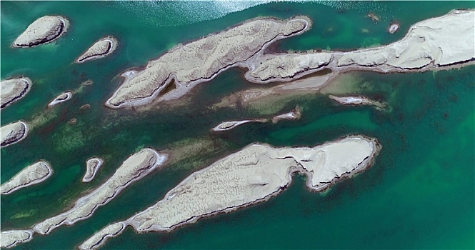 青海海西,乌素特雅丹地质公园,世界唯一的水上雅丹