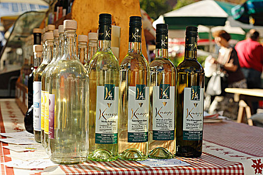白葡萄酒瓶,市场,格拉茨,施蒂里亚,奥地利,欧洲