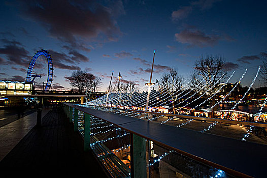 圣诞市场,千禧之轮,伦敦南岸,伦敦,英格兰