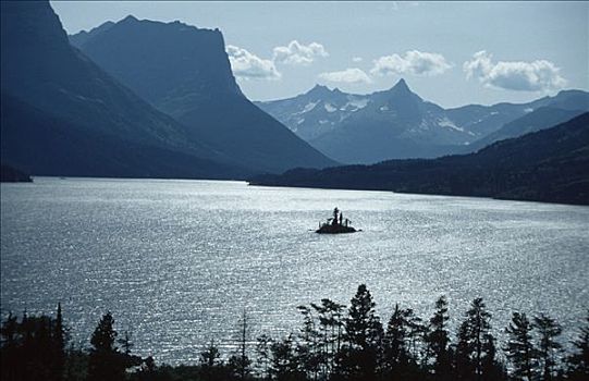 高山湖,岛屿,正面,山,攀升,冰川国家公园,蒙大拿,美国