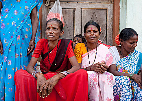 女人,坐,一起,市场,果阿,印度
