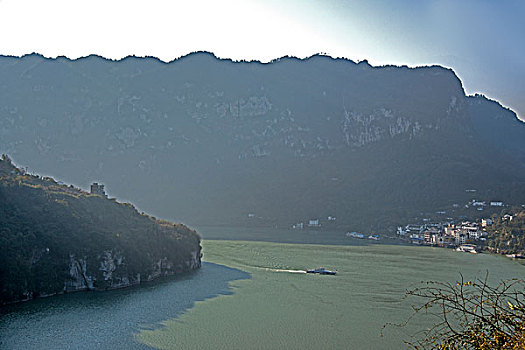 湖北夷陵长江三峡灯影峡