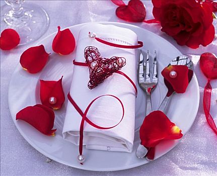 餐巾装饰,心形,玫瑰花瓣