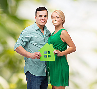 房地产,家庭,情侣,概念,微笑,拿着,绿色,纸,房子