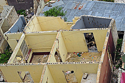 haiti,port,au,prince,destroyed,house,without,roof