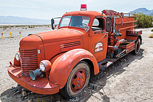 日本老式消防车图片