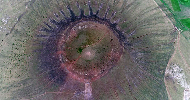 地质奇观,乌兰哈达火山之,中炼丹炉