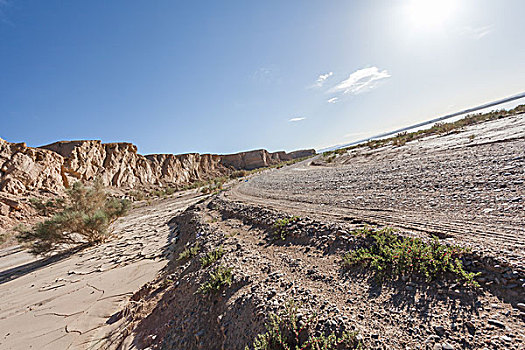 中国西部荒野道路