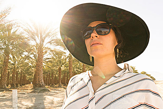 女人,头像,戴着,墨镜,太阳帽,看别处,棕榈泉,加利福尼亚,美国