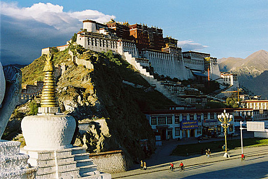 青藏铁路沿线之寺庙文化布达拉宫