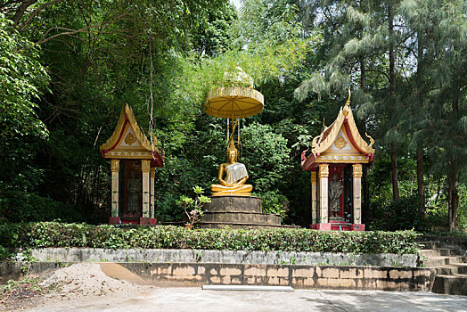 泰国苏梅岛卧佛寺佛像雕像