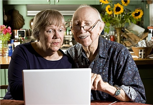 老年,夫妻,笔记本电脑