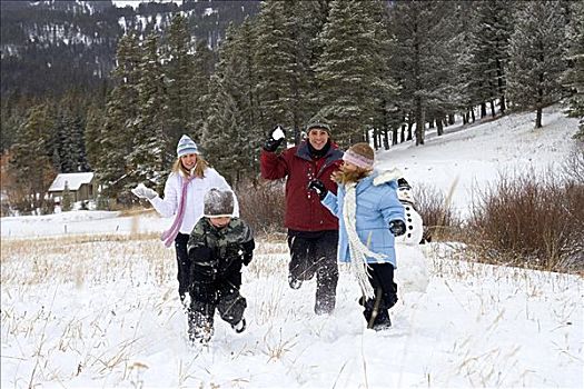 夫妻,投掷,雪球,儿子,女儿