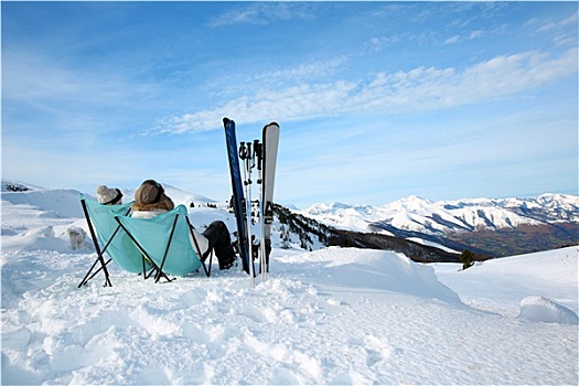 情侣,滑雪,放松,长,椅子