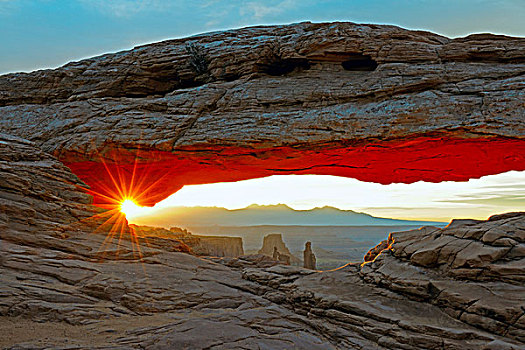 拱形,日出,峡谷地国家公园,犹他,美国