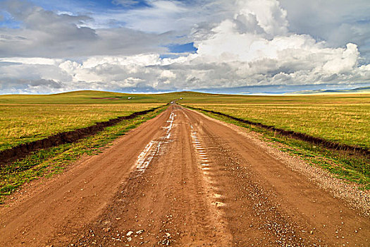 内蒙古草原道路
