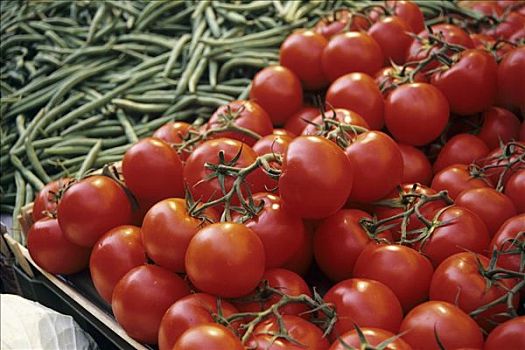 西红柿,青豆,市场货摊