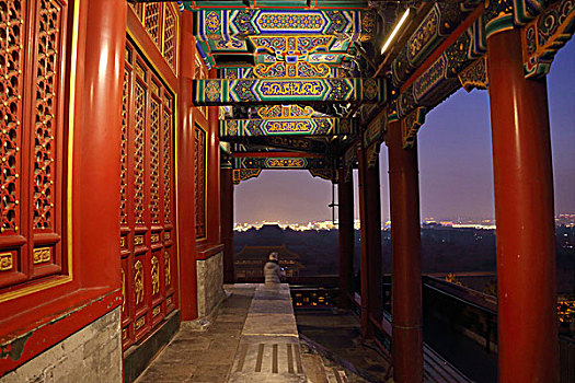 2017年1月31日北京西城区景山公园廊夜景