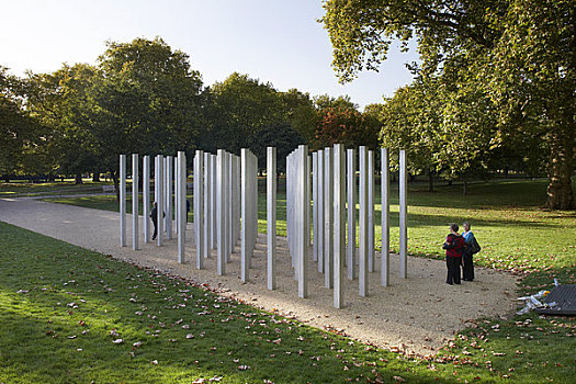 七月,纪念,海德公园,伦敦,英国,2009年,远处,风景,展示,人,站立,不锈钢,柱子,皇家,公园