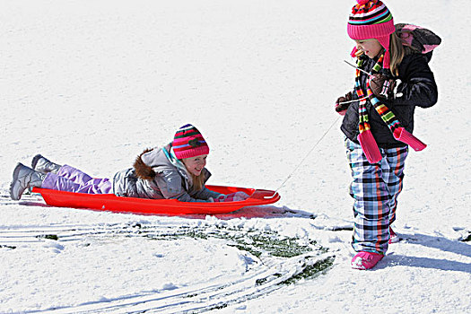 两个女孩,玩雪,俄勒冈,美国