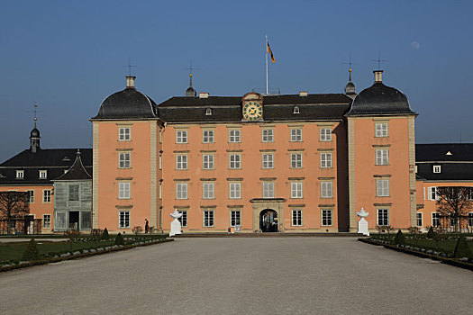 施威琴根,宫殿