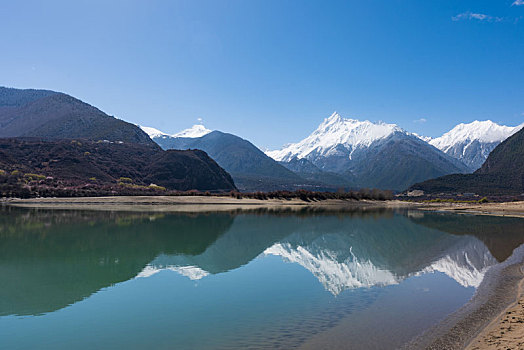 西藏南迦巴瓦峰