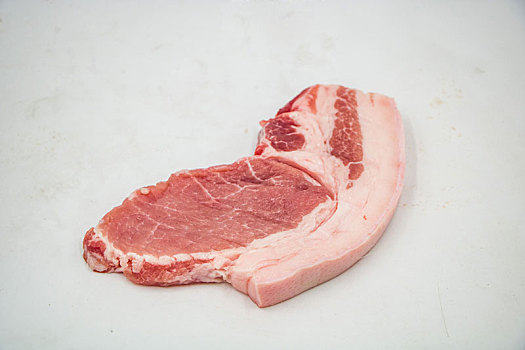 超市里的新鲜的生猪瘦肉