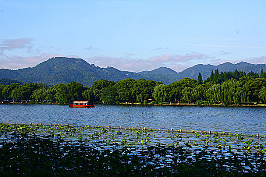 浙江省杭州市西湖风景区西泠桥晨色