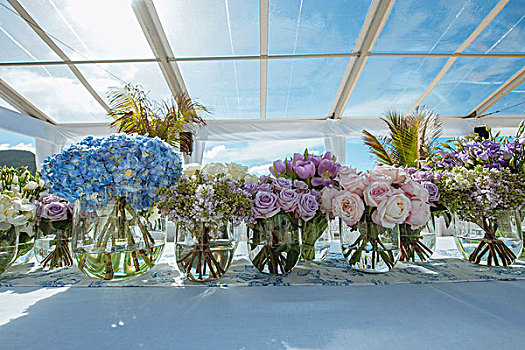 玻璃花瓶,多样,花,桌上,装饰,婚礼,晴天