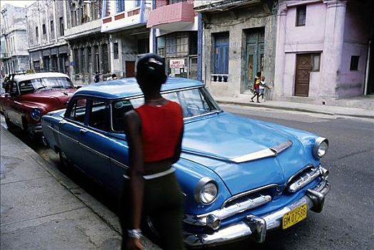 古巴,女孩,走,过去,美国,老爷车,街头一景,哈瓦那,加勒比海
