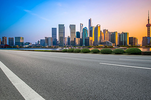 上海外滩建筑和道路交通