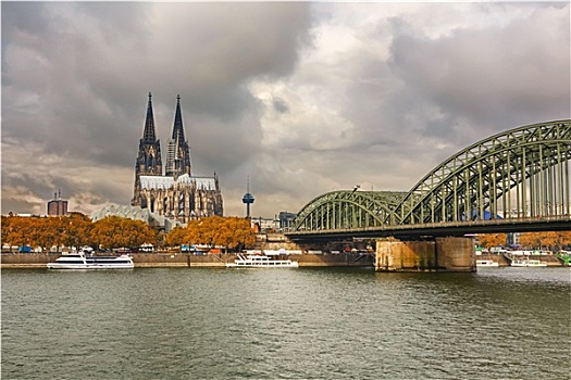 科隆大教堂,霍恩佐伦大桥,德国