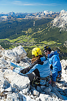 攀登者,岩石上,马里诺,赞赏,绿色,山谷,白云岩,威尼托,意大利,欧洲
