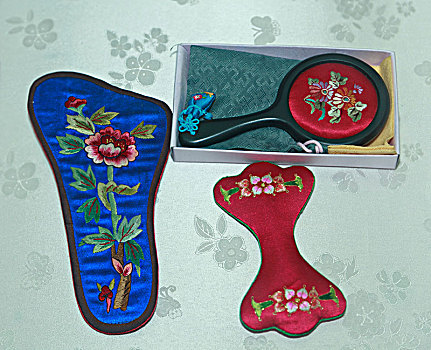朝鲜族刺绣工艺品